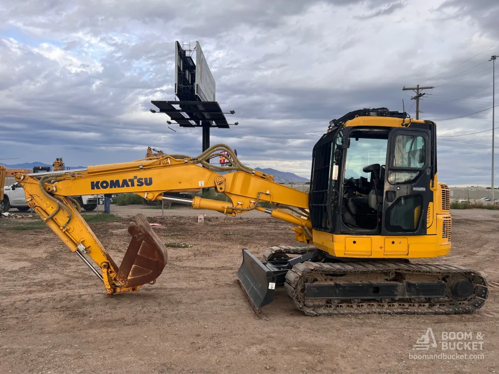 boom-and-bucket-komatsu-compact-excavator boom-and-bucket-komatsu-compact-excavator